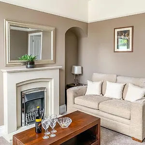 Cedar House - Quaint Victorian With Free Parking , York United Kingdom